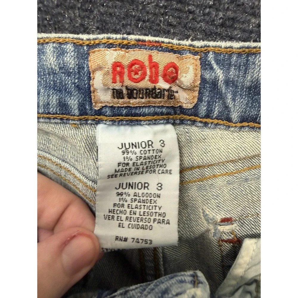 Y2K No Boundaries Cargo Capri Jeans Juniors 3 Light Wash Cuffed Stretch Denim
